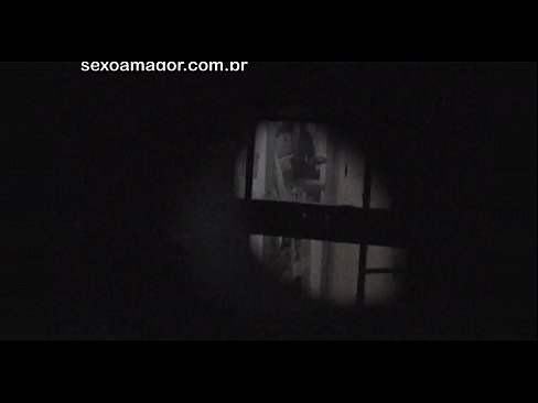 ❤️ Blondie blir hemligt videofilmad av en voyeur från grannskapet gömd bakom ihåliga tegelstenar ️❌ Sluts at us sv.sexycamse.top ﹏